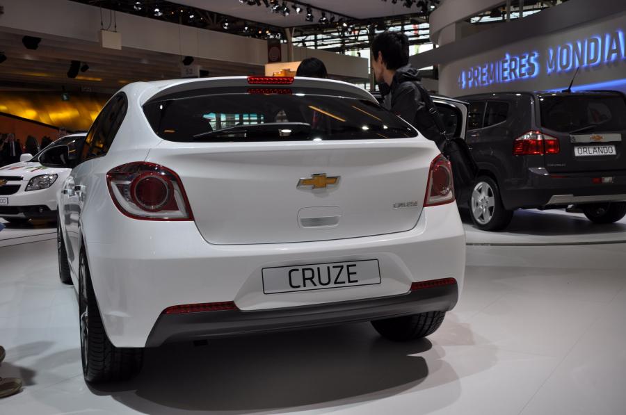  Chevrolet Cruze Hatchback Concept 2010 года  (фото 9 из 18)